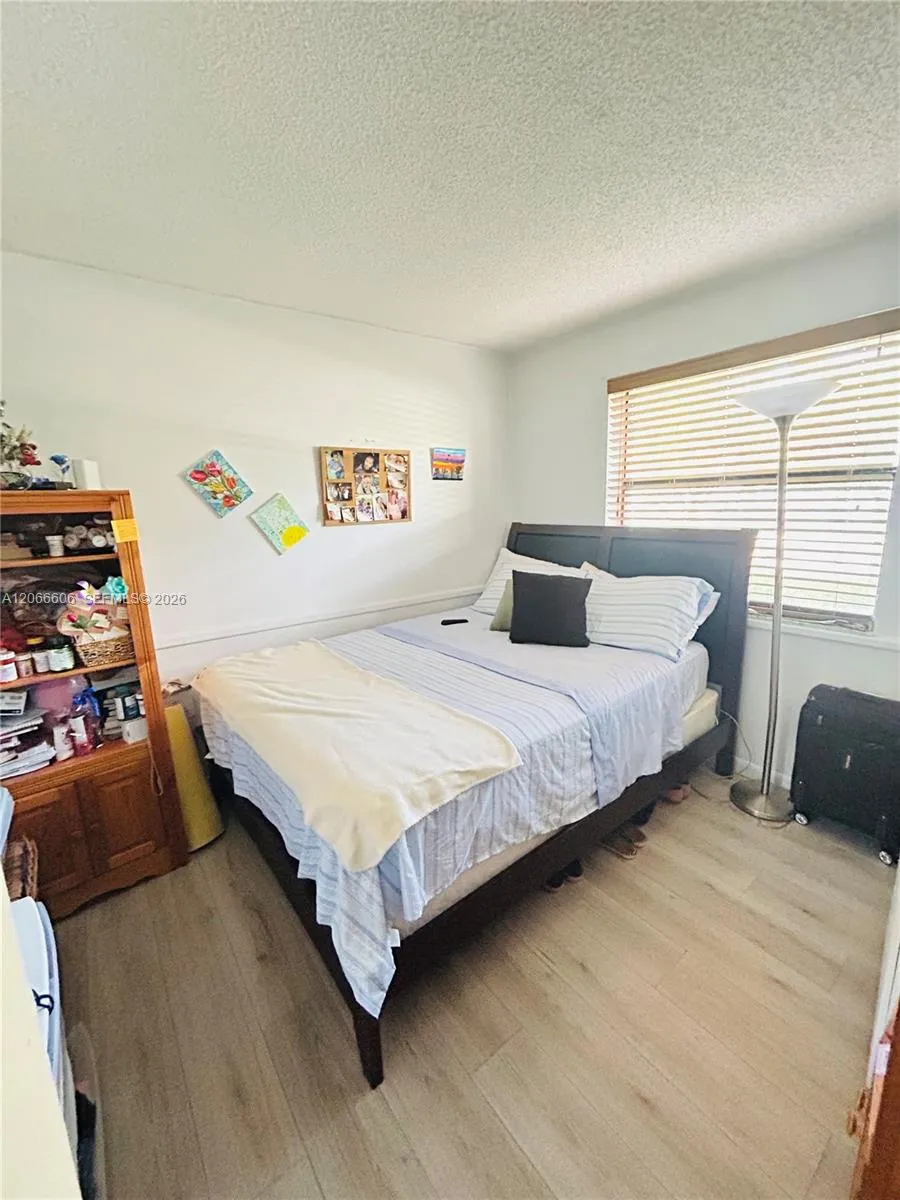 9702 Hammocks Blvd #203 Miami, FL 33196