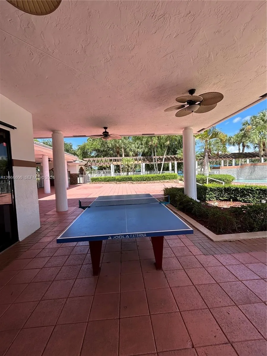 9702 Hammocks Blvd #203 Miami, FL 33196