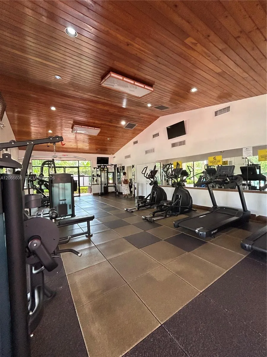 9702 Hammocks Blvd #203 Miami, FL 33196