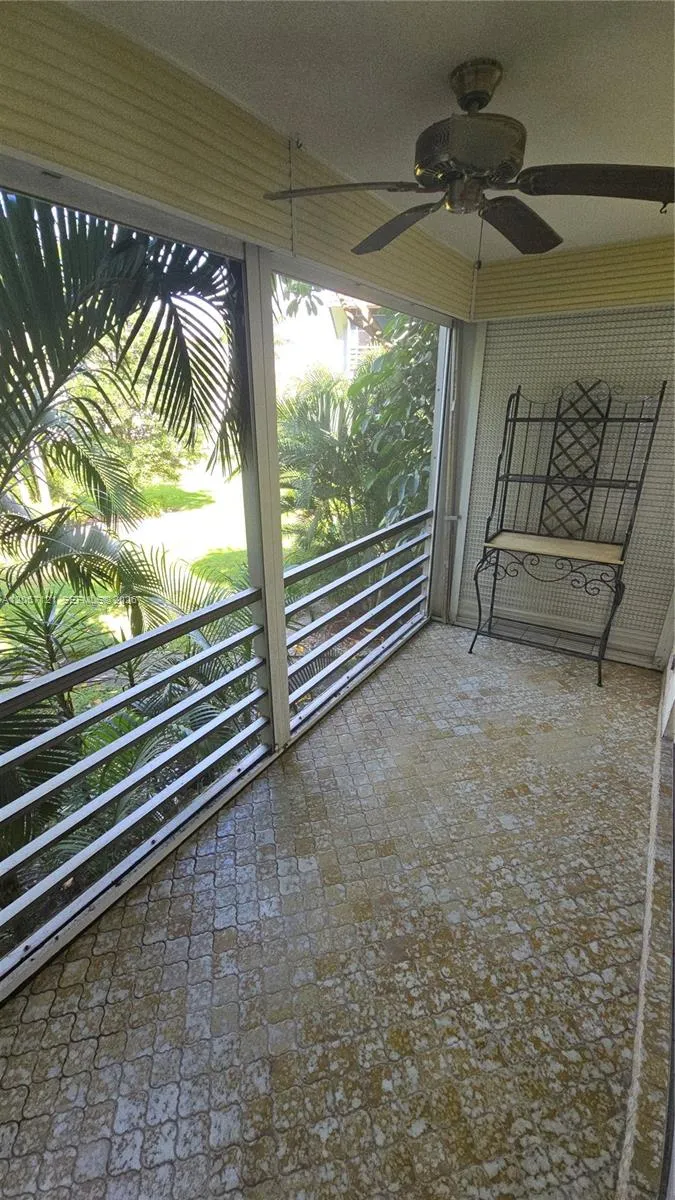 3511 Inverrary Dr #205 Lauderhill, FL 33319