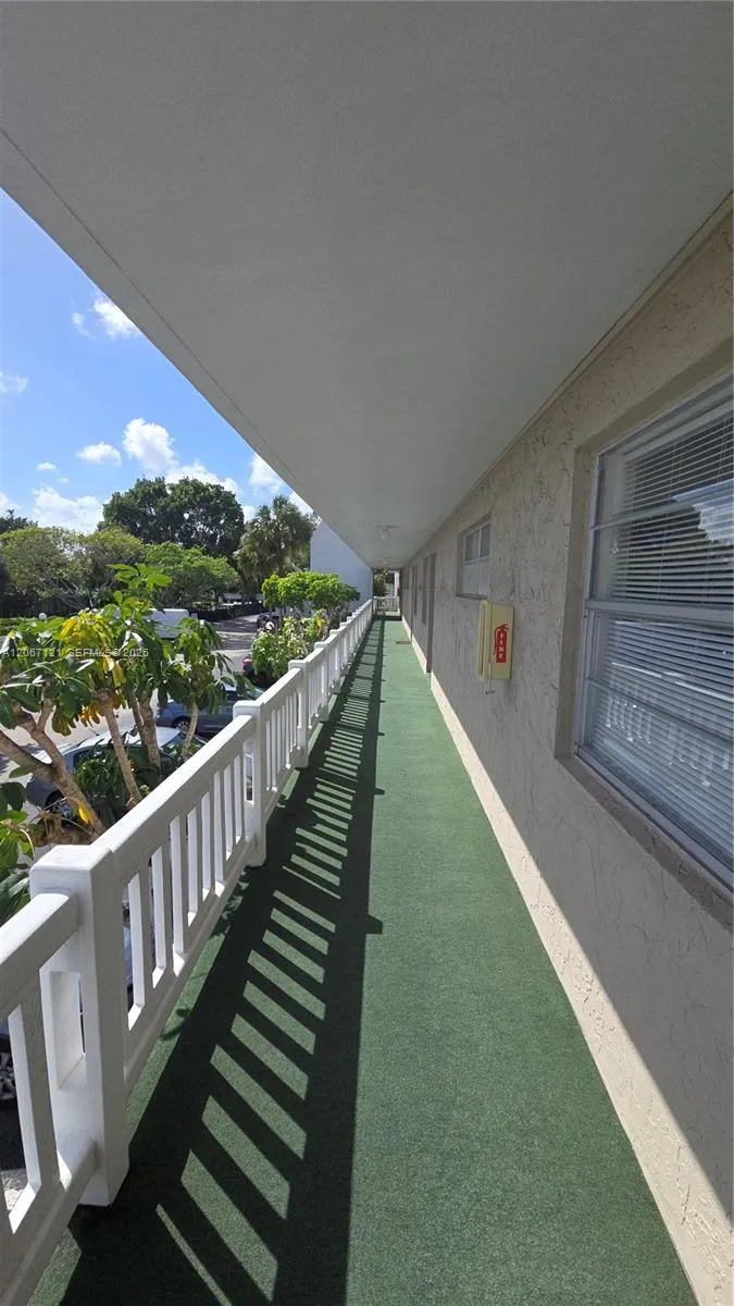 3511 Inverrary Dr #205 Lauderhill, FL 33319