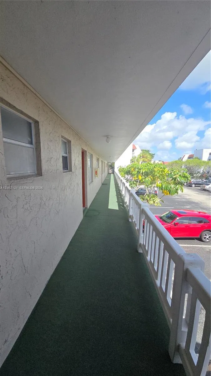 3511 Inverrary Dr #205 Lauderhill, FL 33319