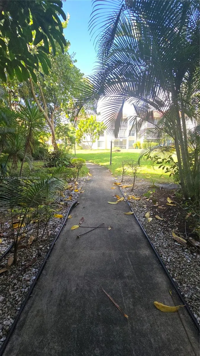 3511 Inverrary Dr #205 Lauderhill, FL 33319