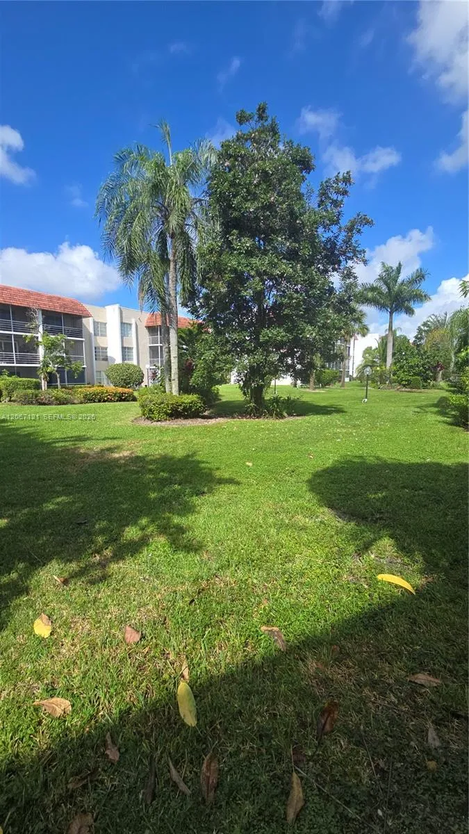 3511 Inverrary Dr #205 Lauderhill, FL 33319