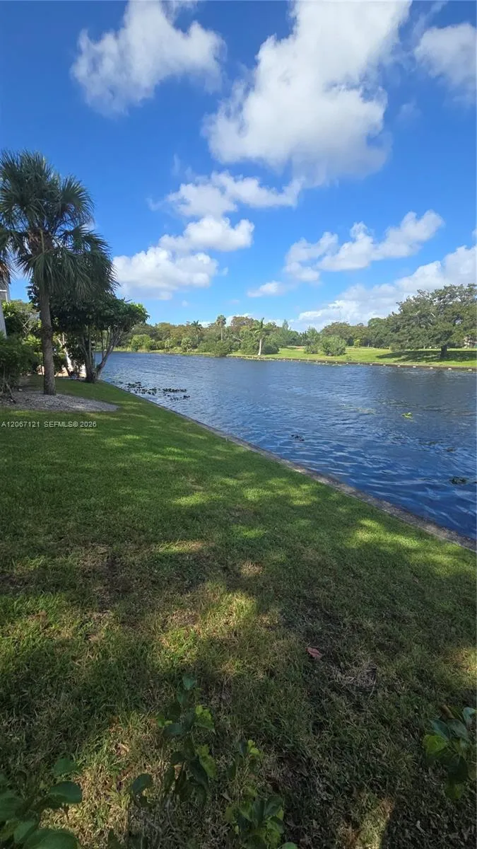 3511 Inverrary Dr #205 Lauderhill, FL 33319
