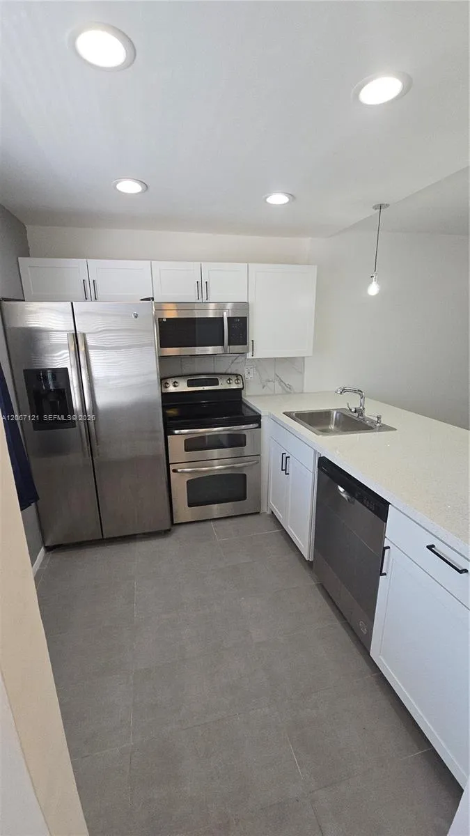 3511 Inverrary Dr #205 Lauderhill, FL 33319