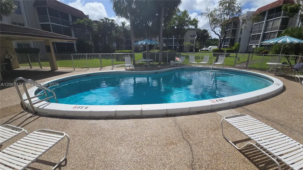 3511 Inverrary Dr #205 Lauderhill, FL 33319