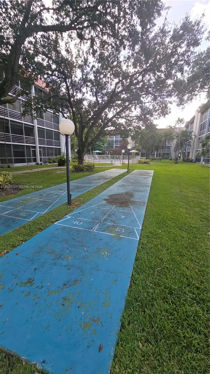 3511 Inverrary Dr #205 Lauderhill, FL 33319