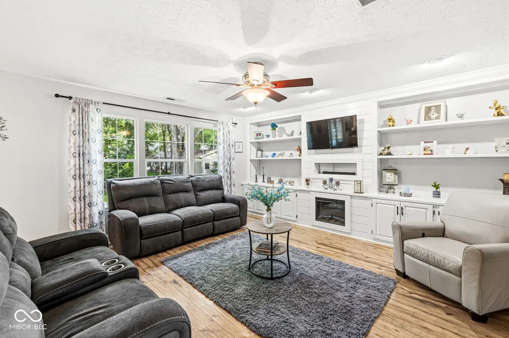 649 Weeping Way Lane Avon, IN 46123