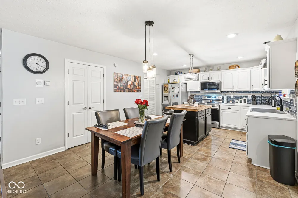 649 Weeping Way Lane Avon, IN 46123