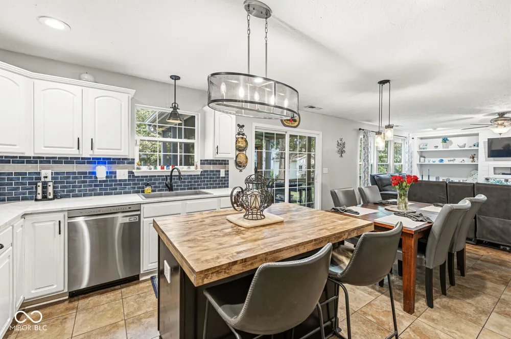 649 Weeping Way Lane Avon, IN 46123