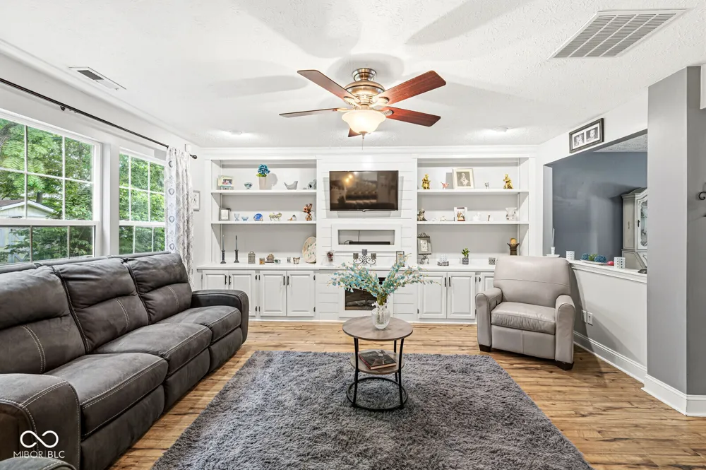 649 Weeping Way Lane Avon, IN 46123