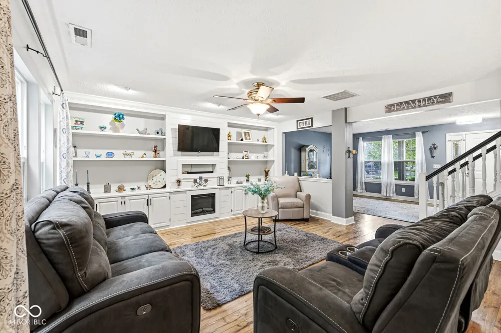 649 Weeping Way Lane Avon, IN 46123