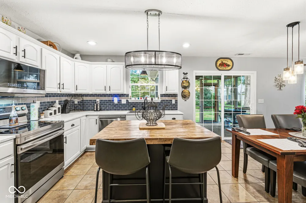 649 Weeping Way Lane Avon, IN 46123