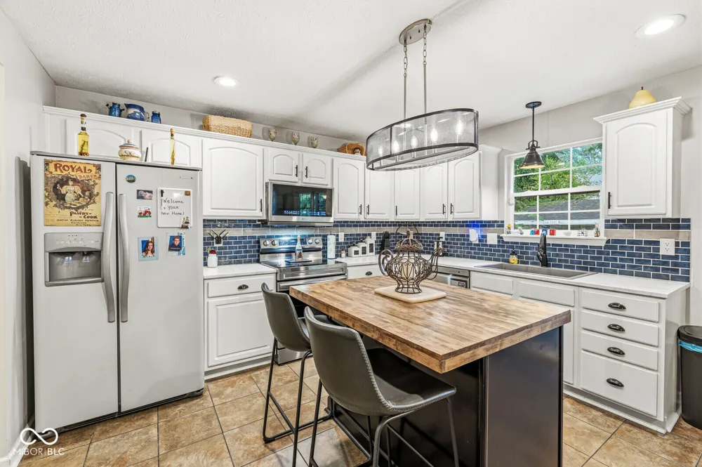 649 Weeping Way Lane Avon, IN 46123