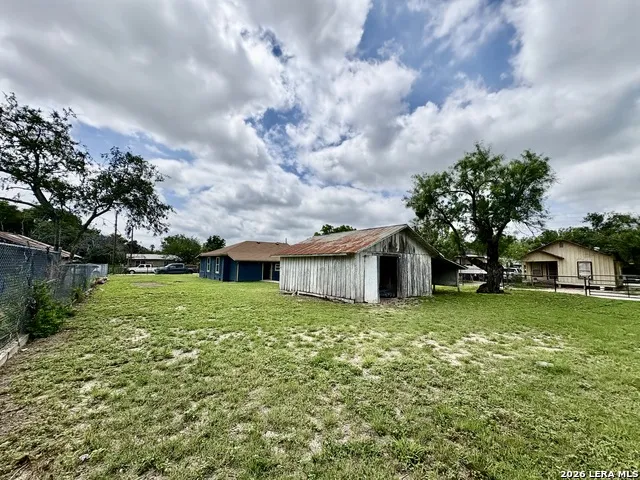 103 S Sweeney Brackettville, TX 78832