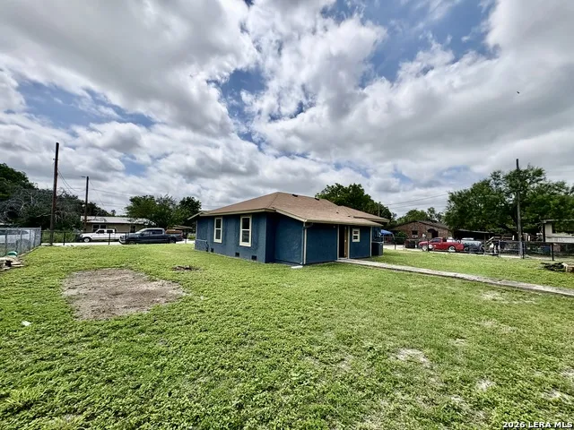 103 S Sweeney Brackettville, TX 78832