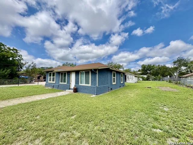 103 S Sweeney Brackettville, TX 78832