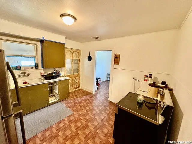 103 S Sweeney Brackettville, TX 78832