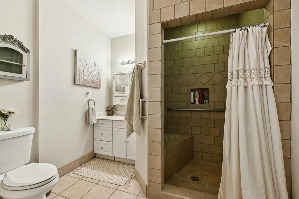 13917 Countryside Street Santa Fe, TX 77517
