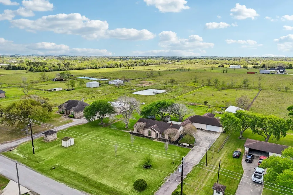 13917 Countryside Street Santa Fe, TX 77517