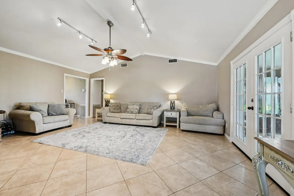 13917 Countryside Street Santa Fe, TX 77517