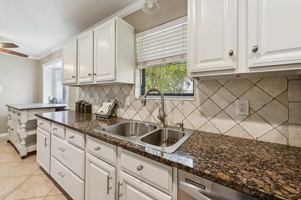 13917 Countryside Street Santa Fe, TX 77517