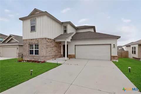 1141 Amber Lake