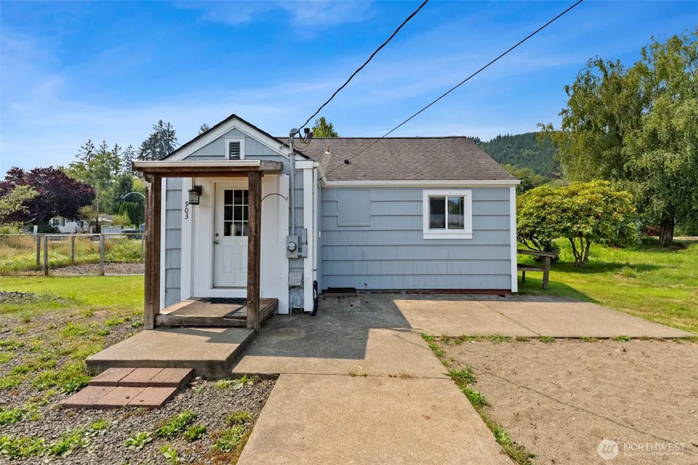 903 Howard Street Raymond, WA 98577