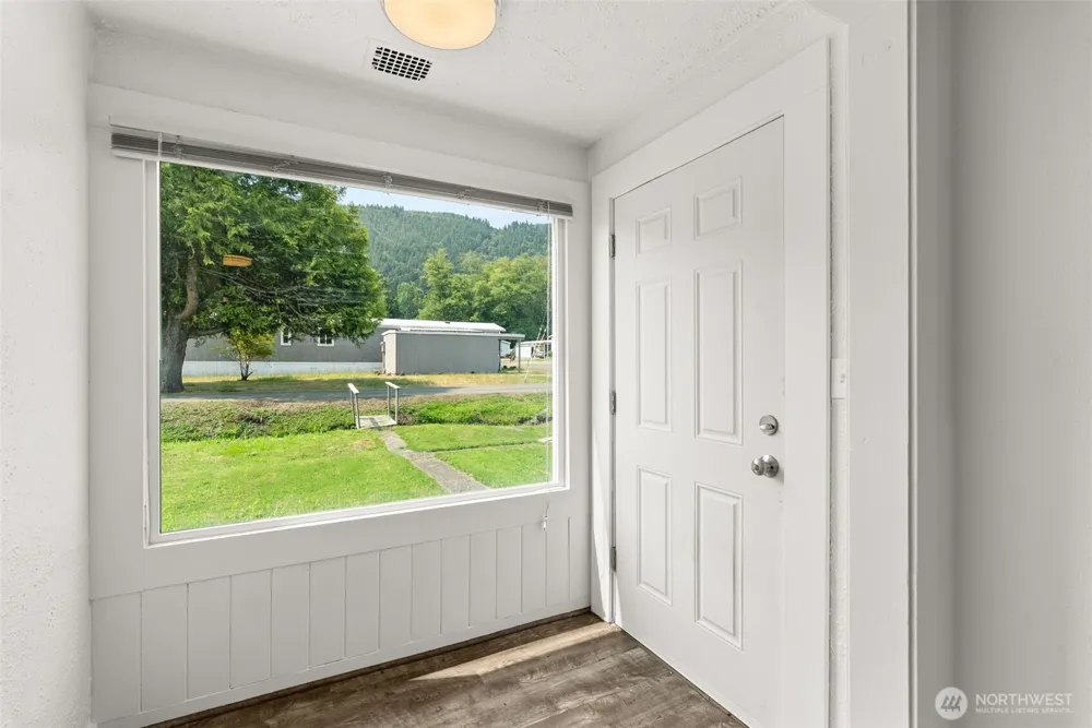 903 Howard Street Raymond, WA 98577