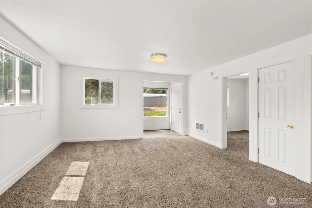 903 Howard Street Raymond, WA 98577
