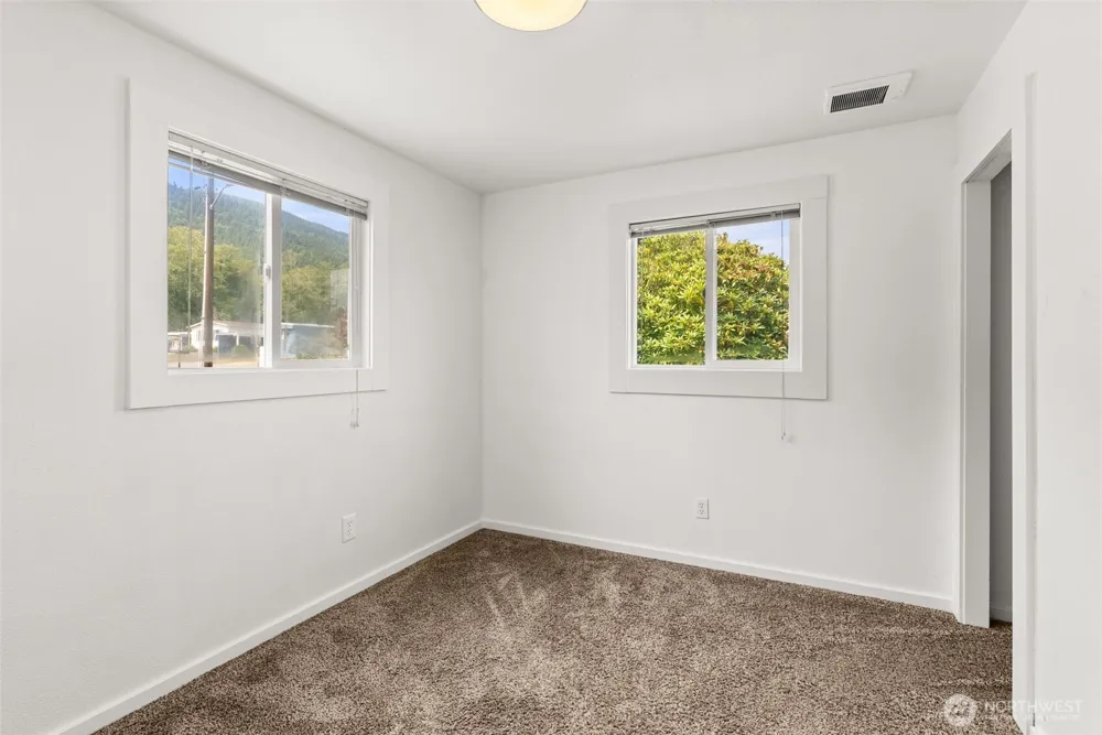 903 Howard Street Raymond, WA 98577