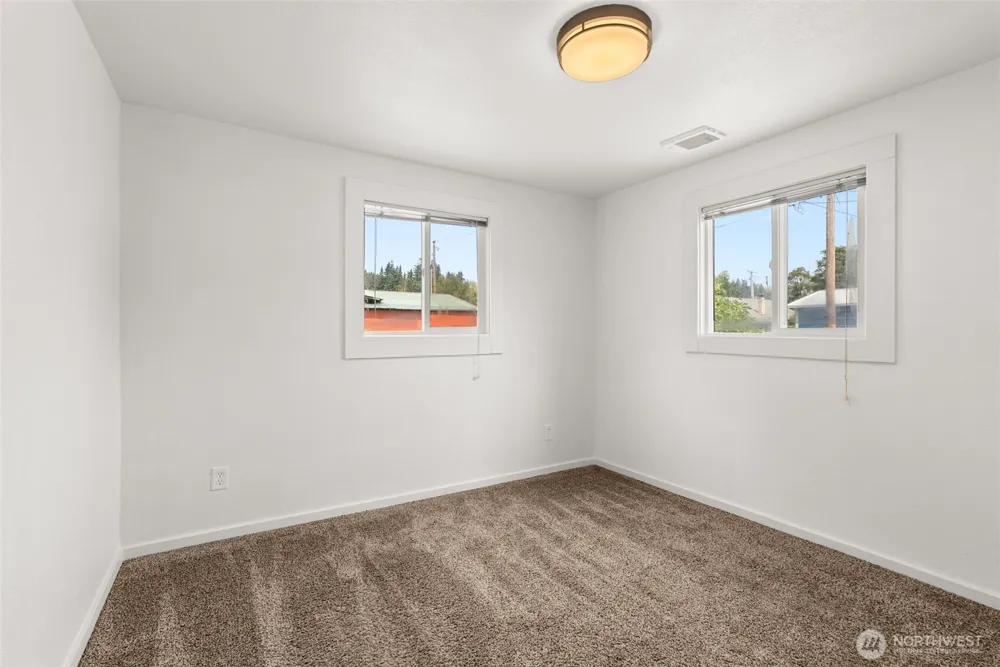903 Howard Street Raymond, WA 98577