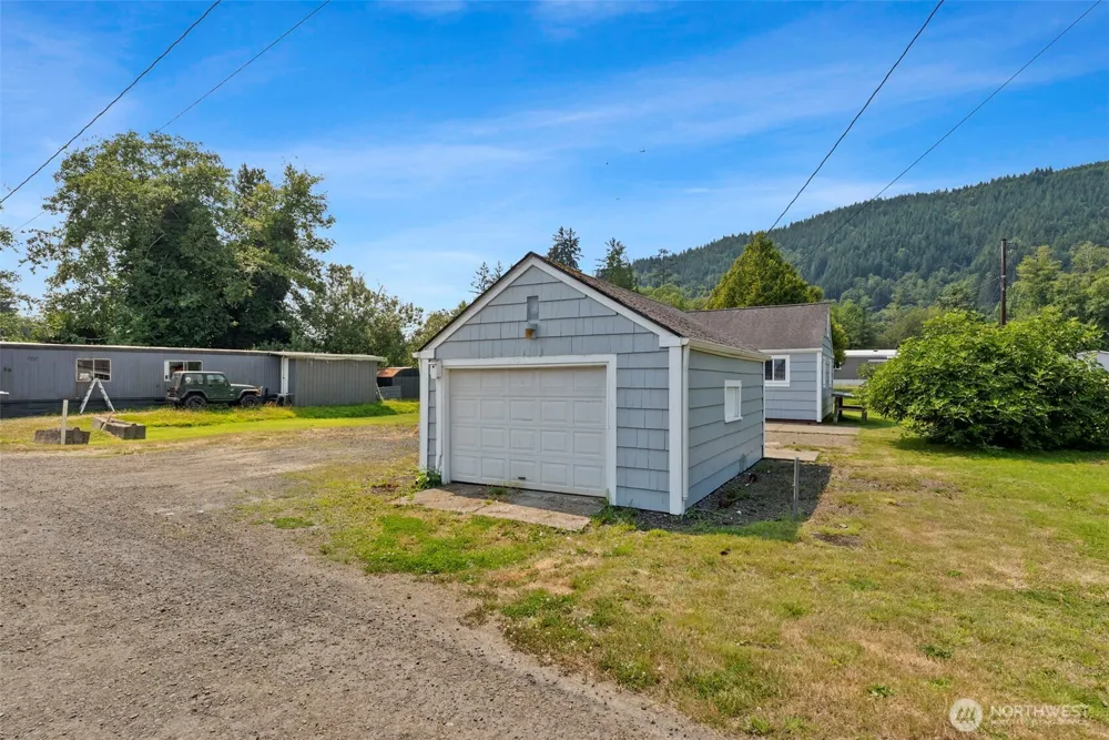 903 Howard Street Raymond, WA 98577