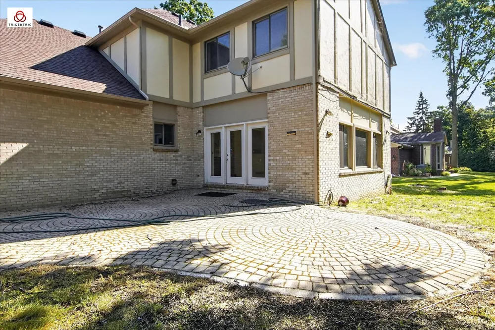 1431 Provincial Drive Troy City, MI 48084