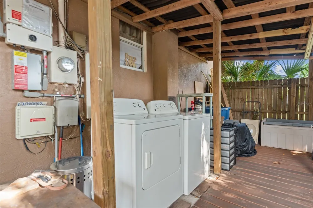 2615 W COMANCHE AVENUE Tampa, FL 33614