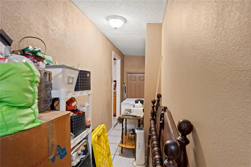 2615 W COMANCHE AVENUE Tampa, FL 33614
