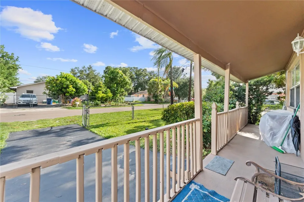 2615 W COMANCHE AVENUE Tampa, FL 33614