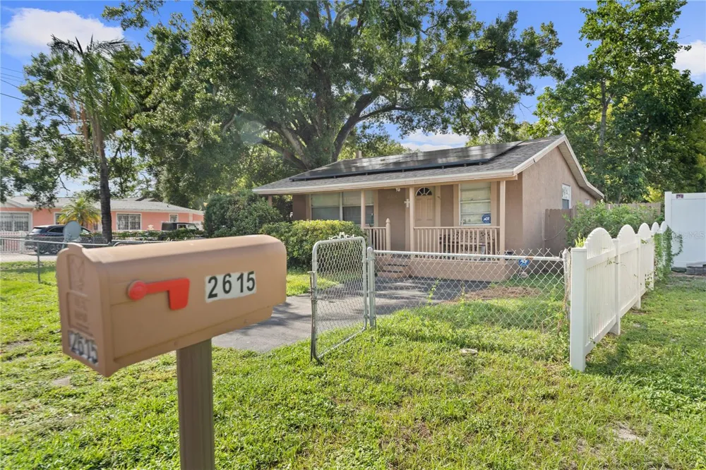 2615 W COMANCHE AVENUE Tampa, FL 33614