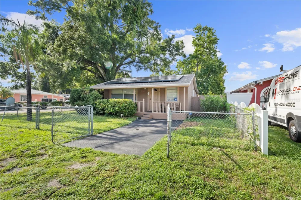 2615 W COMANCHE AVENUE Tampa, FL 33614