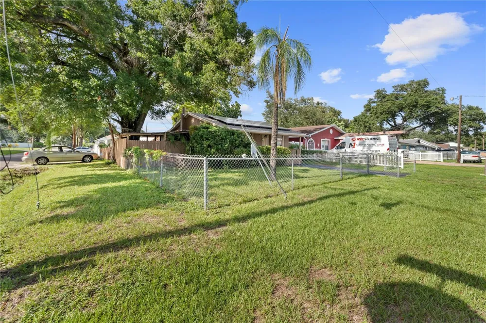 2615 W COMANCHE AVENUE Tampa, FL 33614