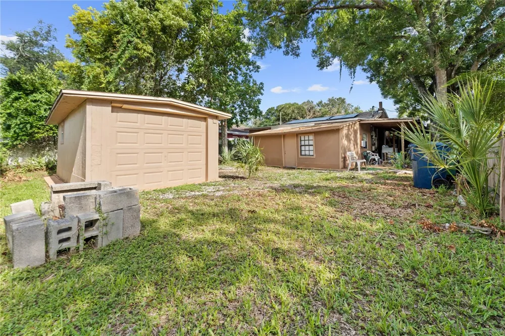 2615 W COMANCHE AVENUE Tampa, FL 33614