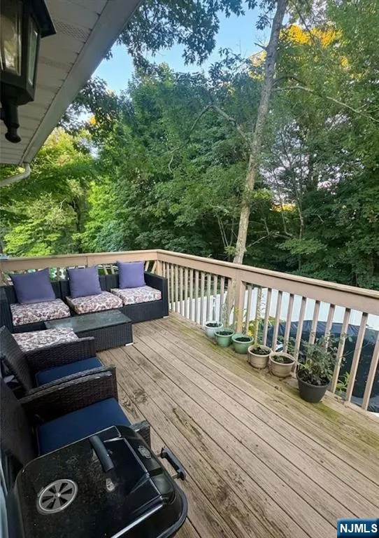 108 Evergreen Avenue Hopatcong, NJ 07843