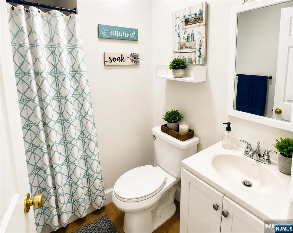 108 Evergreen Avenue Hopatcong, NJ 07843