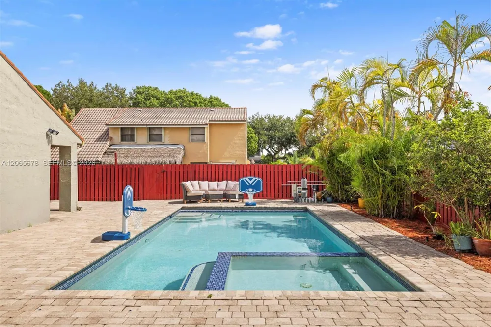 2905 Albatross Dr Cooper City, FL 33026