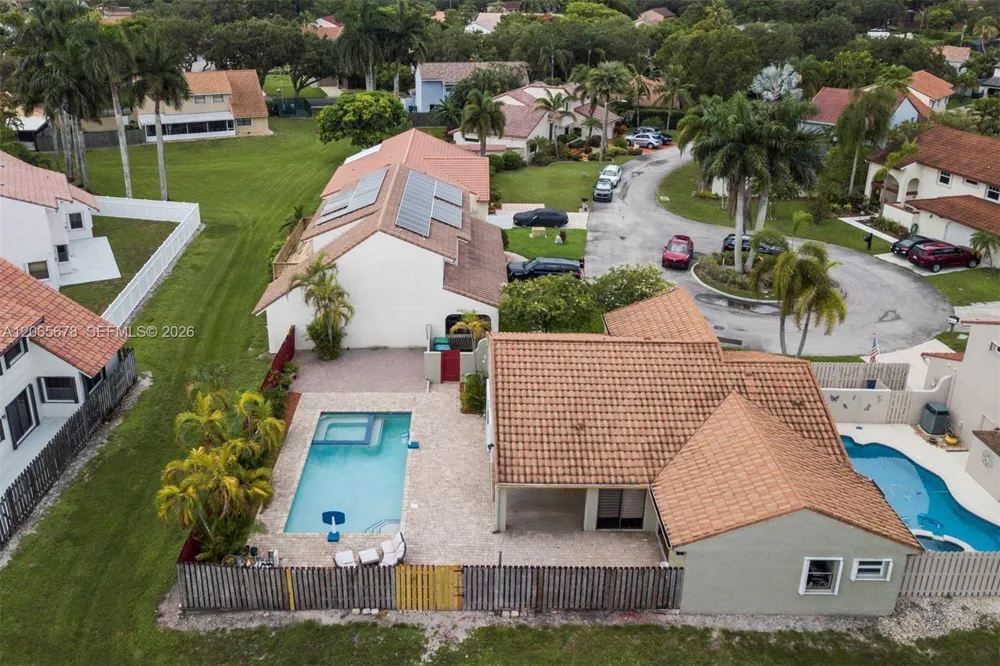 2905 Albatross Dr Cooper City, FL 33026