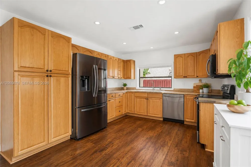2905 Albatross Dr Cooper City, FL 33026