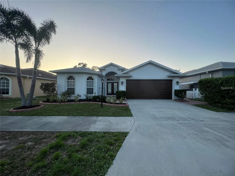 1066 WHITEGATE COURT Sarasota, FL 34232