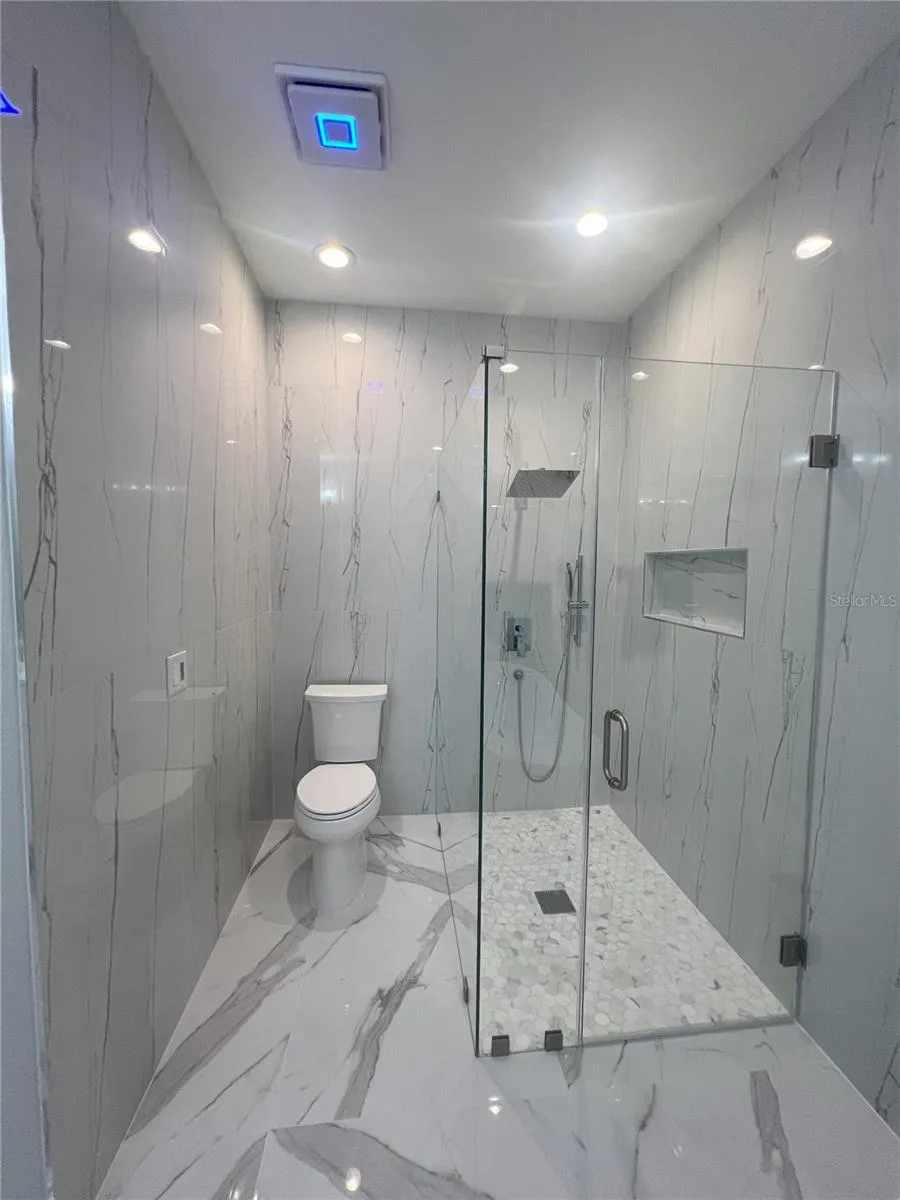 1066 WHITEGATE COURT Sarasota, FL 34232