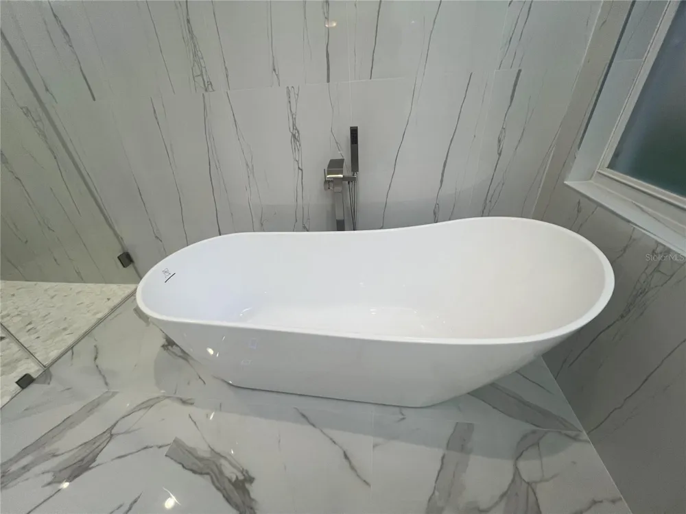 1066 WHITEGATE COURT Sarasota, FL 34232